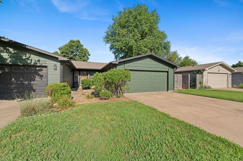 245 S Westview Dr, Derby, KS 67037
