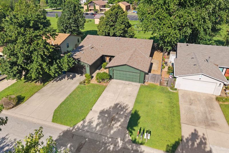 245 S Westview Dr, Derby, KS 67037