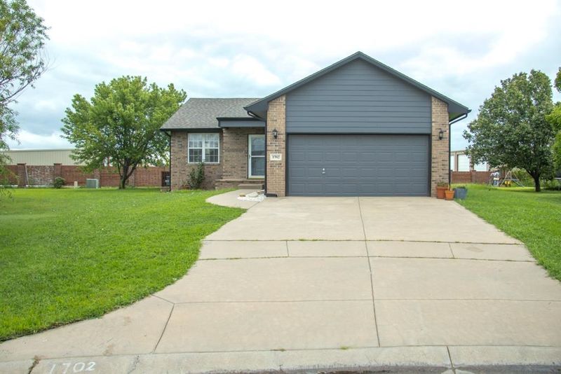 1702 S Christopher Cir, Wichita, KS 67207