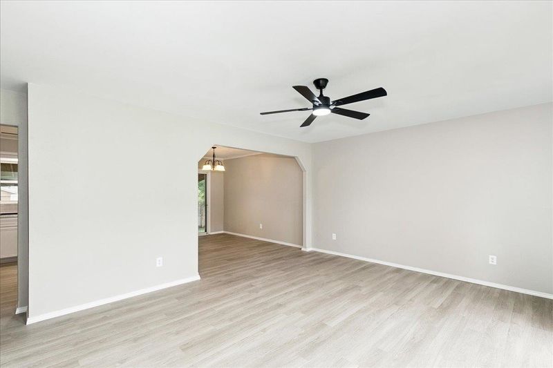 1621 N Baltimore Ct, Derby, KS 67037