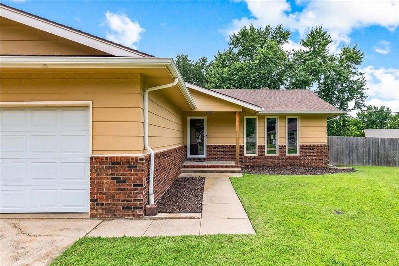 1621 N Baltimore Ct, Derby, KS 67037