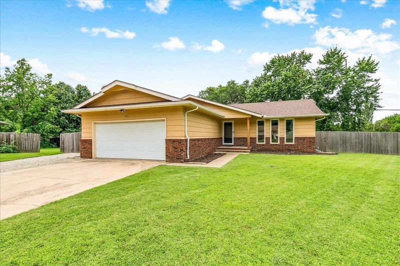1621 N Baltimore Ct, Derby, KS 67037
