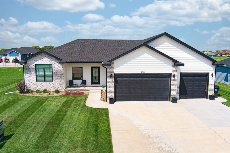 2736 Wet Stone Dr, Salina, KS 67401