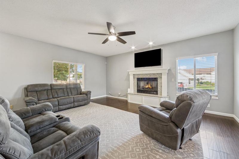 9302 E Marion St, Wichita, KS 67210