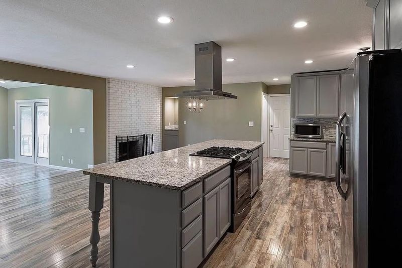 6427 E Oneida St, Wichita, KS 67206