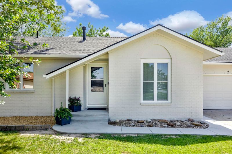 2205 S Flynn, Wichita, KS 67207