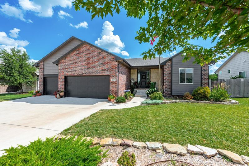 2219 E Birchwood Rd, Derby, KS 67037