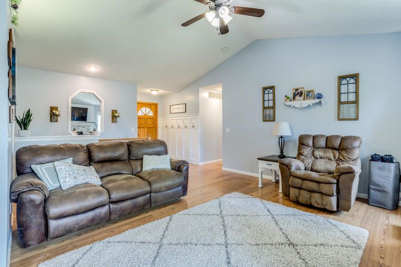811 Rushwood Ct, Augusta, KS 67010