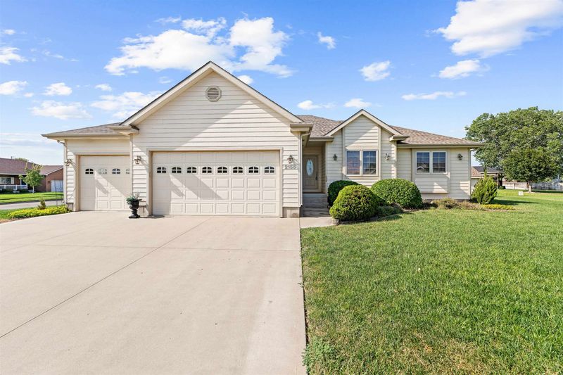 2155 Jodi Ct, Salina, KS 67401