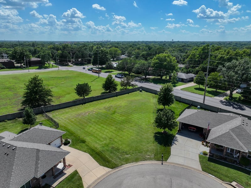 845 Tee Ct, El Dorado, KS 67042