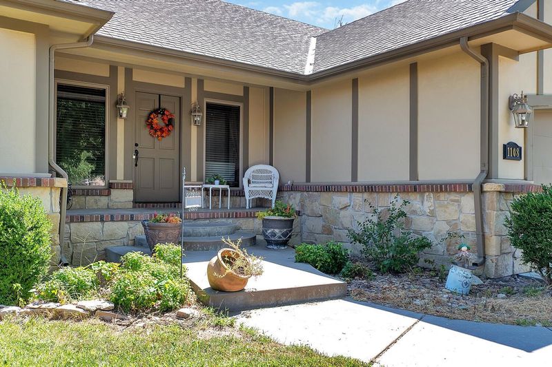1108 W 34th Cir N, Wichita, KS 67204