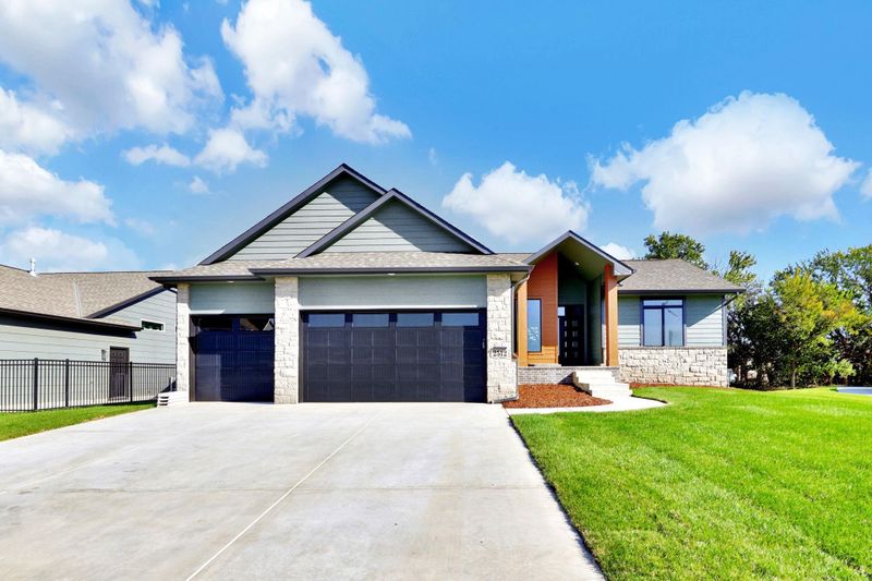 2512 N Emerald Ct, Andover, KS 67002