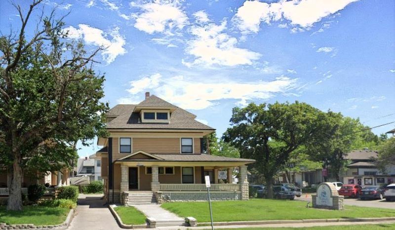 3560 E Douglas Ave, Wichita, KS 67208
