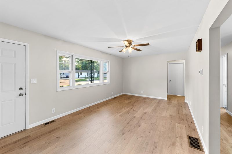 102 W Saline St, Lindsborg, KS 67456