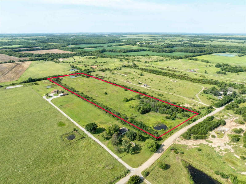 1674 8th St, Severy, KS 67137