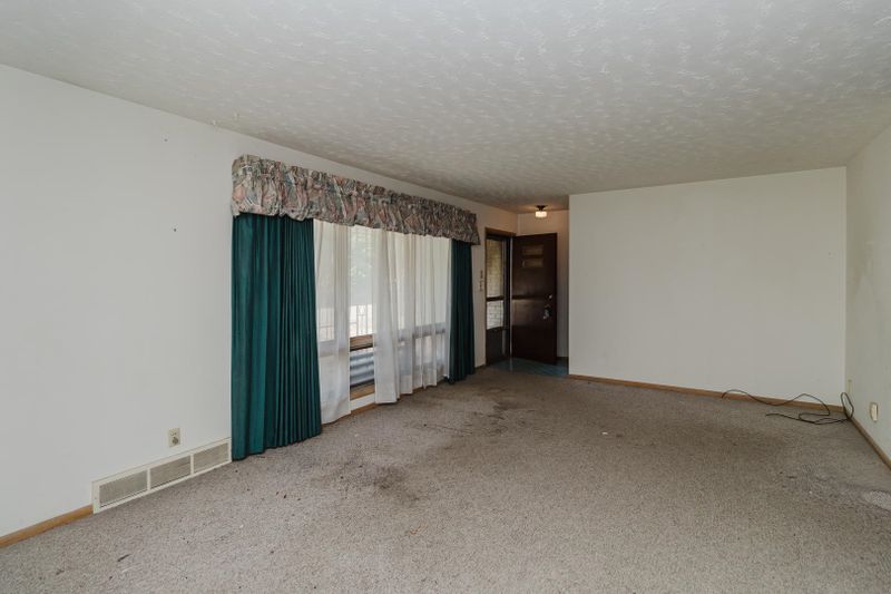 1600 W 4th St, Newton, KS 67114