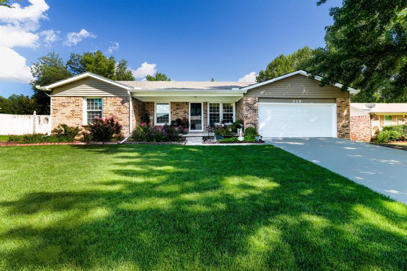 229 Warren Rd, El Dorado, KS 67042