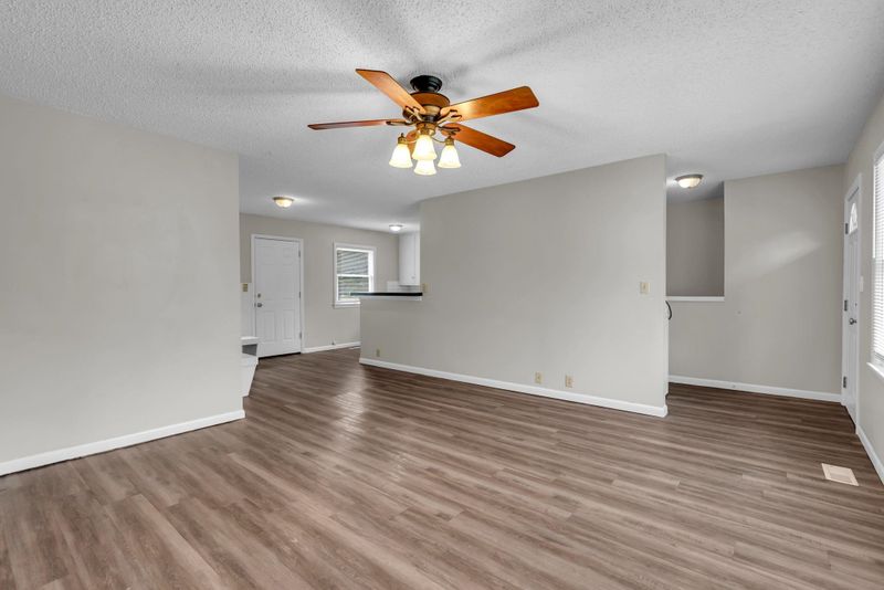 1027 S Pine St, Newton, KS 67114