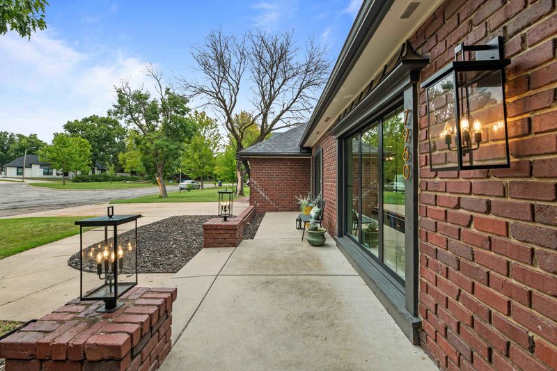 7960 E Dublin Ct, Wichita, KS 67206