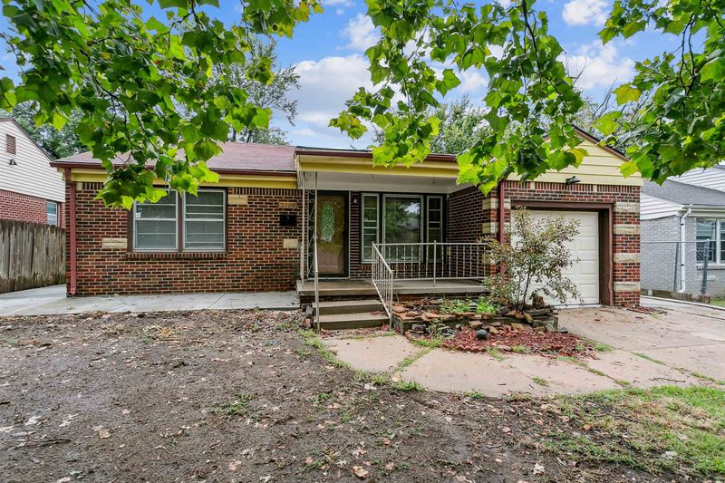 3707 E Funston St, Wichita, KS 67218