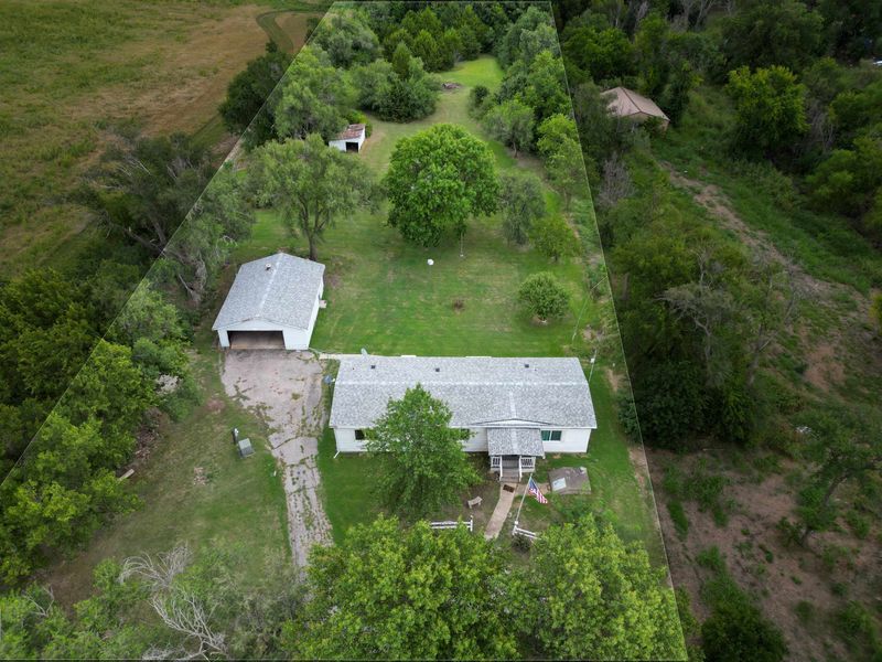 22692 51st Rd, Winfield, KS 67156