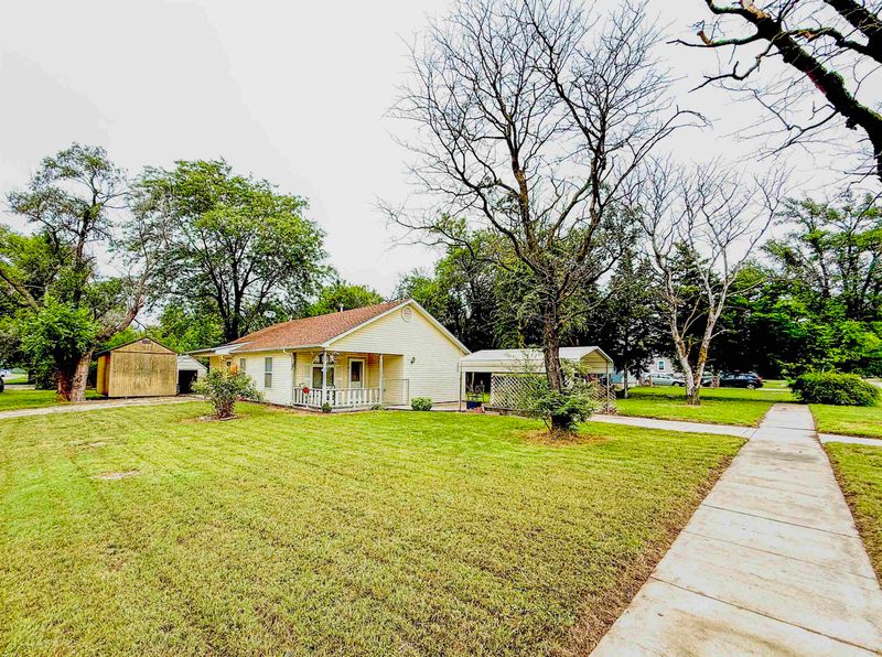 500 E 11th St, Newton, KS 67114
