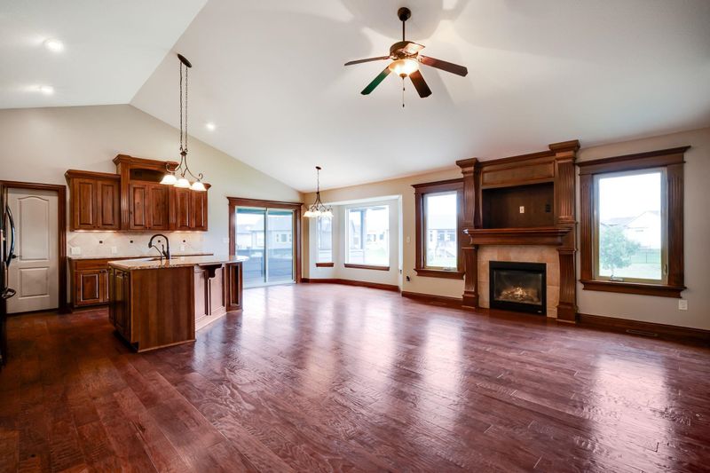 4871 N Emerald Ct, Maize, KS 67101