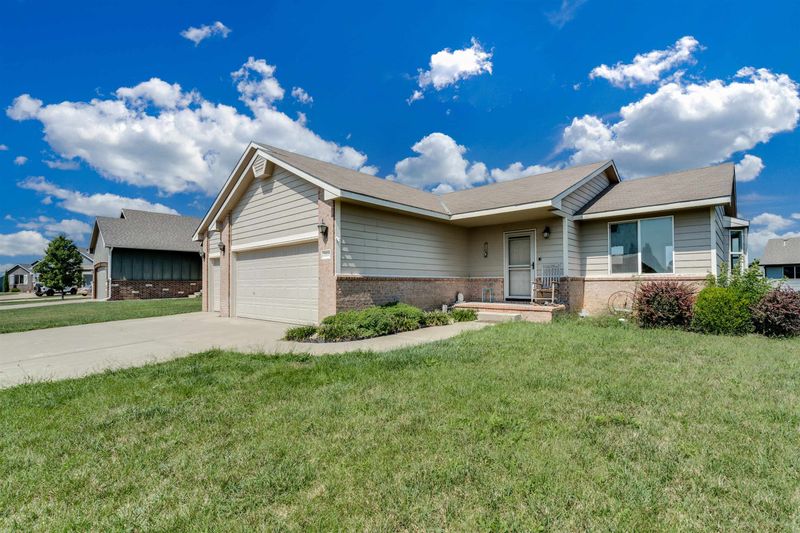 2010 E Teak Ct, Andover, KS 67002