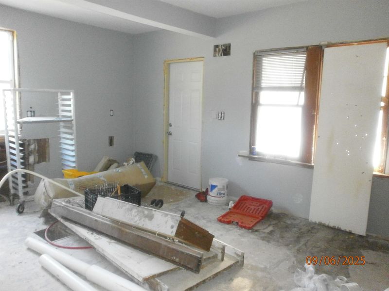 222 S Front St, Salina, KS 67401