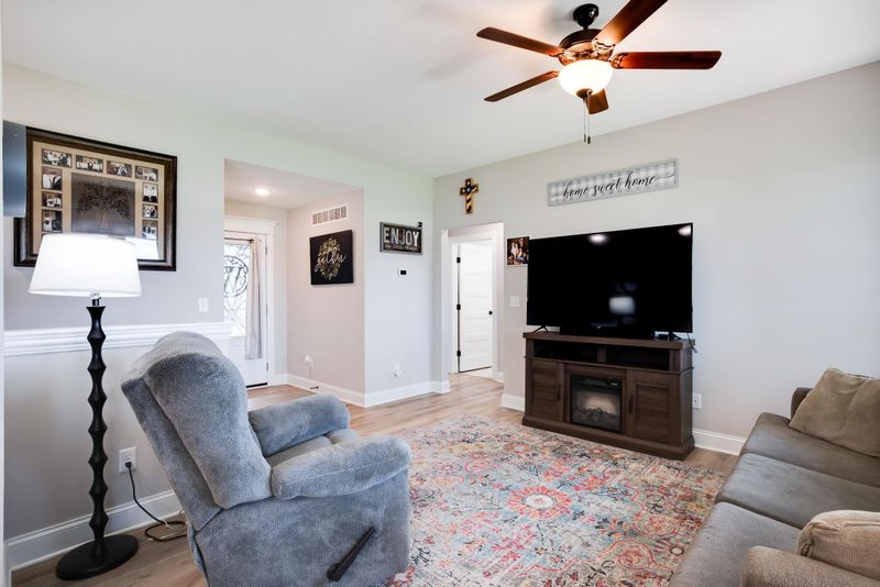 885 N Cloverleaf St, Goddard, KS 67052