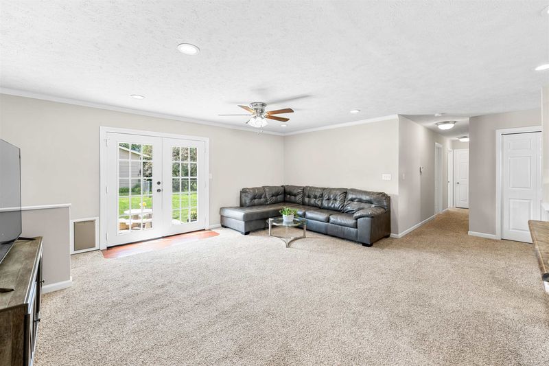 2636 Bret Ave, Salina, KS 67401