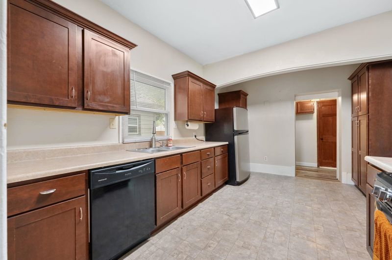 2402 W Maple St, Wichita, KS 67213
