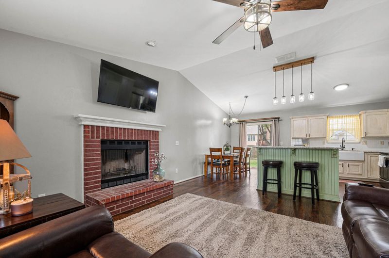 1509 W 4th St, Haysville, KS 67060