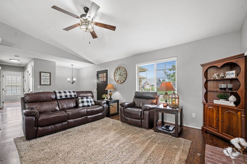 1509 W 4th St, Haysville, KS 67060