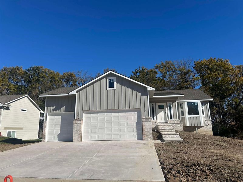 1548 S Meadowhaven, Andover, KS 67002
