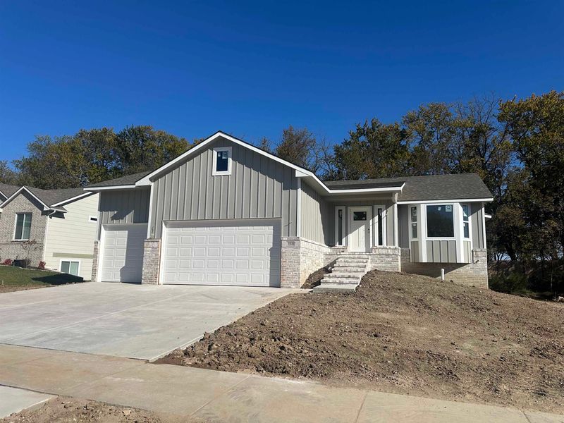 1548 S Meadowhaven, Andover, KS 67002