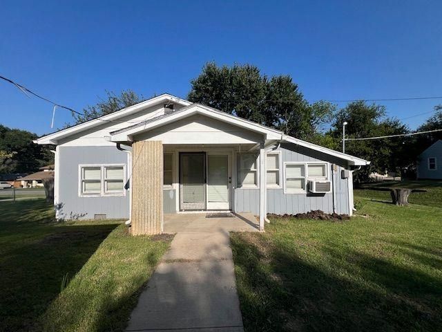 123 S King St, Maize, KS 67101