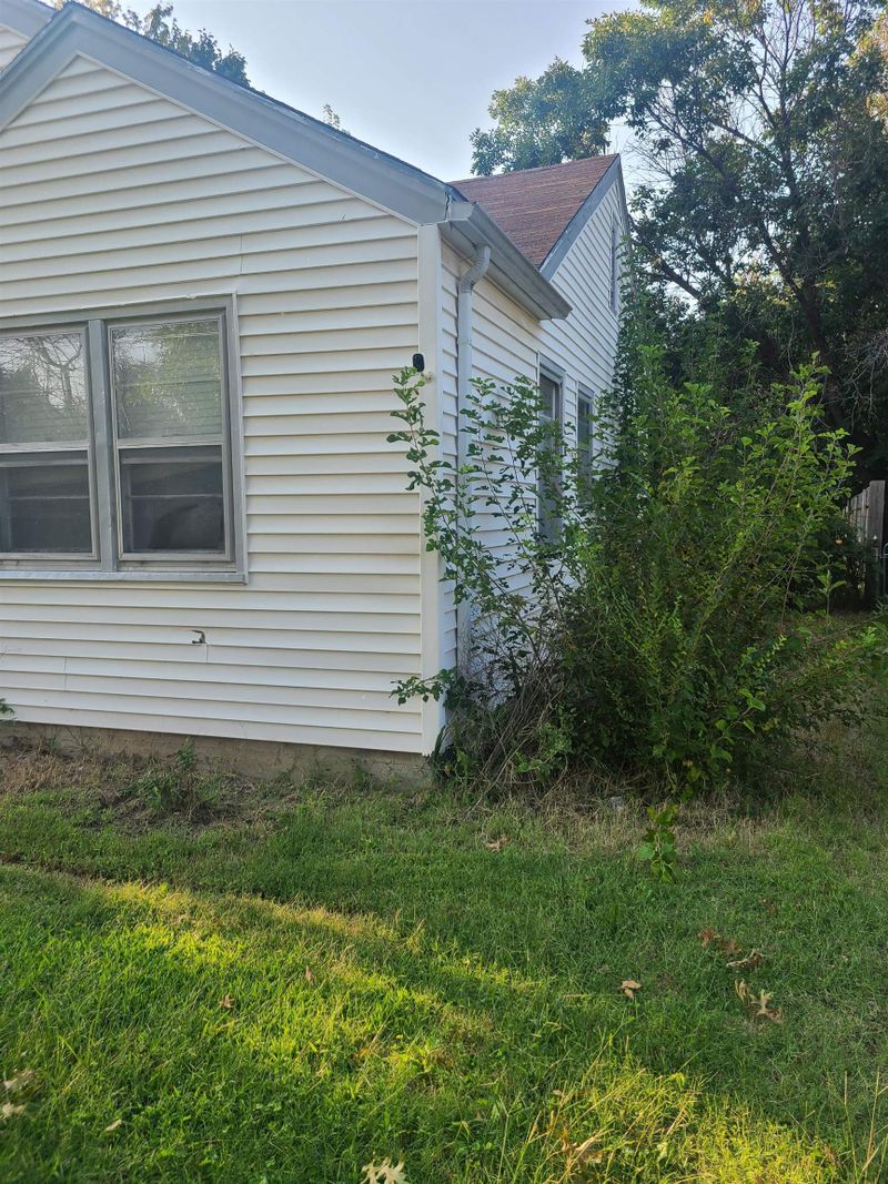 2756 E Rivera St, Wichita, KS 67211