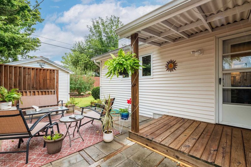 1664 Windsor St, Wichita, KS 67218