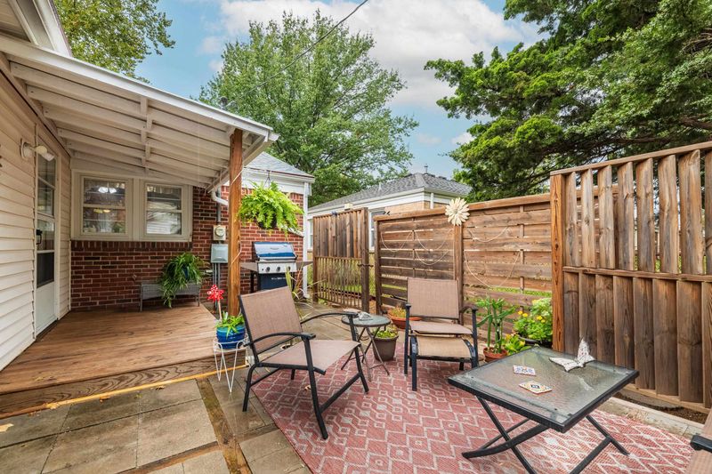 1664 Windsor St, Wichita, KS 67218