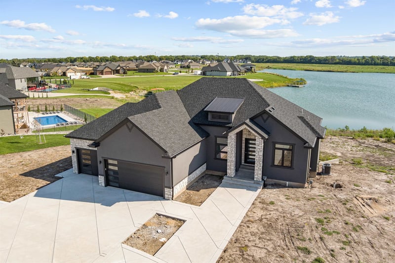 2905 Malibu Dr, Salina, KS 67401