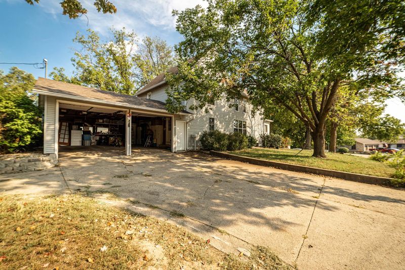 205 Frederick St, Clay Center, KS 67432