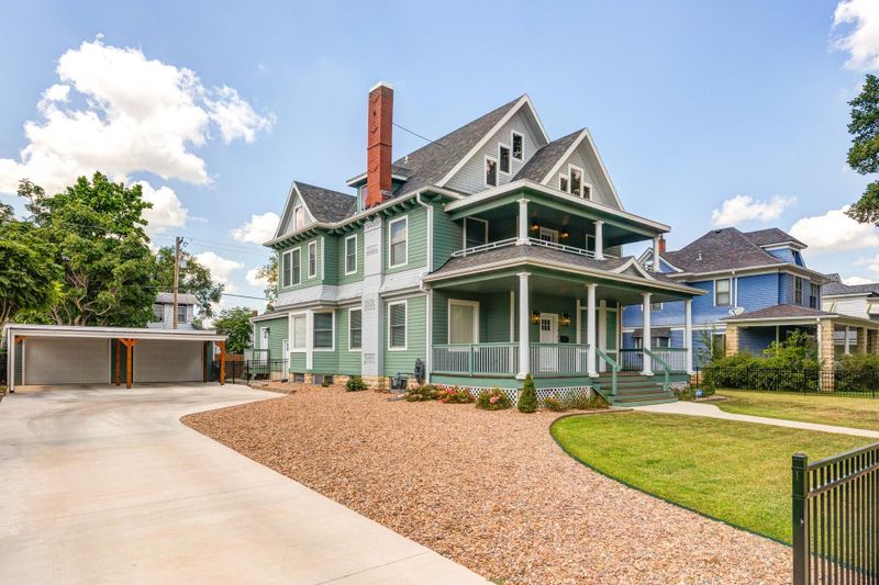 516 S 8th St, Salina, KS 67401