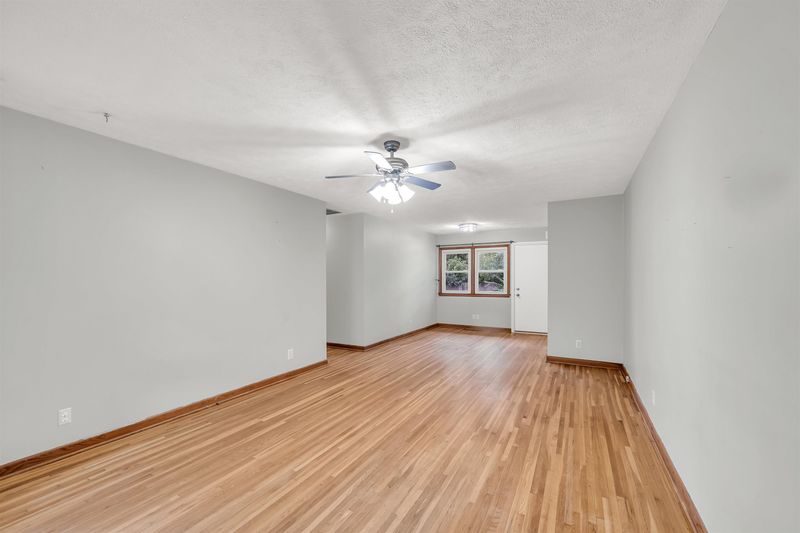 7915 E Watson Ln, Wichita, KS 67207