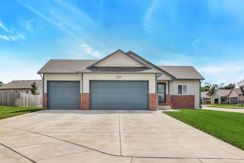 1127 Sontag Ct, Derby, KS 67037