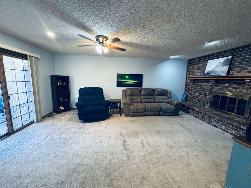1407 E Hickory Br, Derby, KS 67037