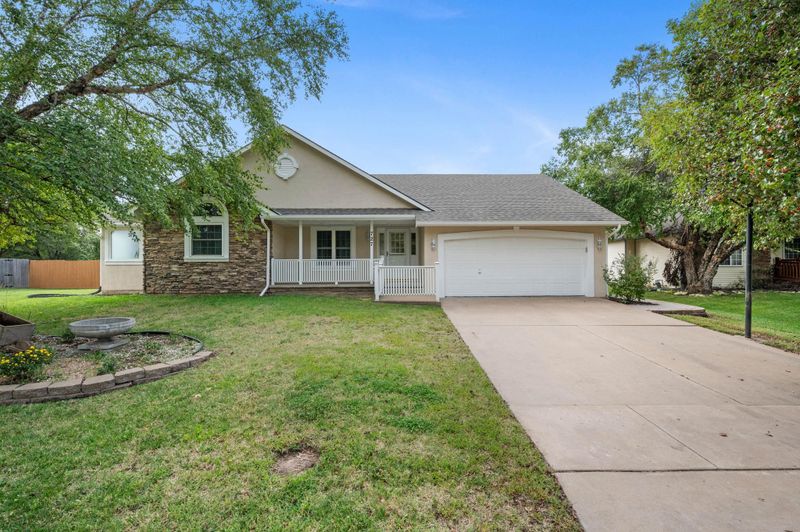 727 E High Plains Cir, Maize, KS 67101