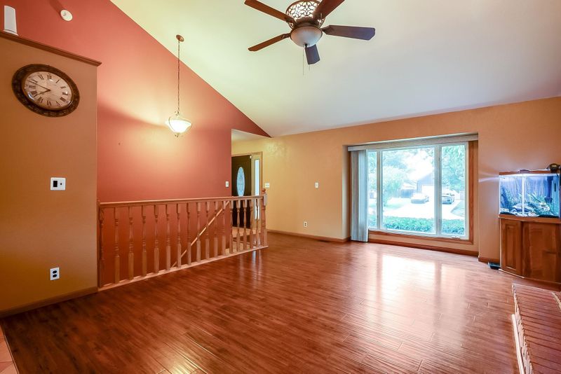 1110 Mccaskey Dr, Rose Hill, KS 67133
