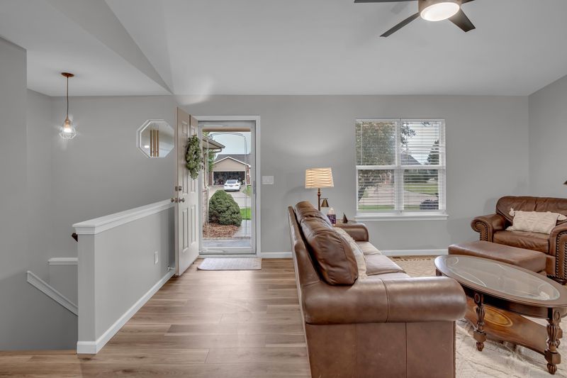 225 Sutton Dr, Newton, KS 67114