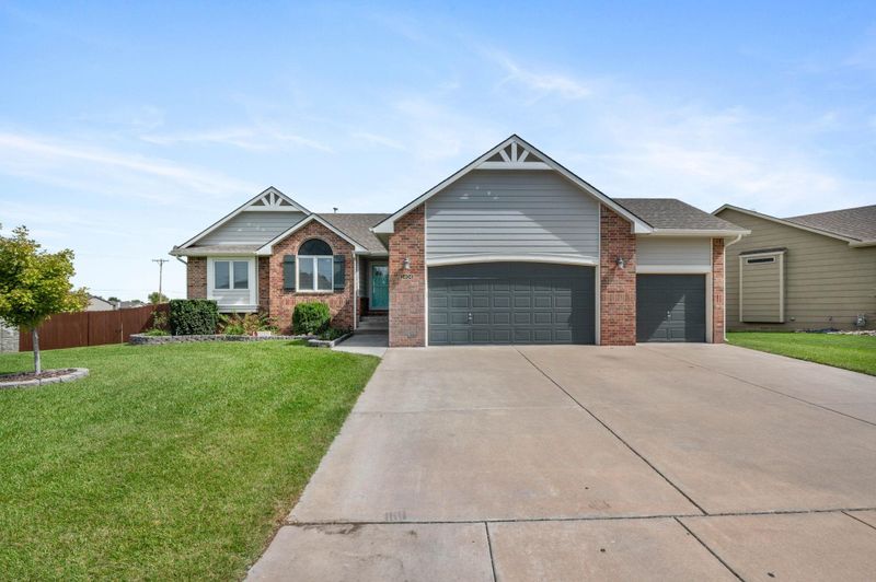 2404 S Monument St, Wichita, KS 67235